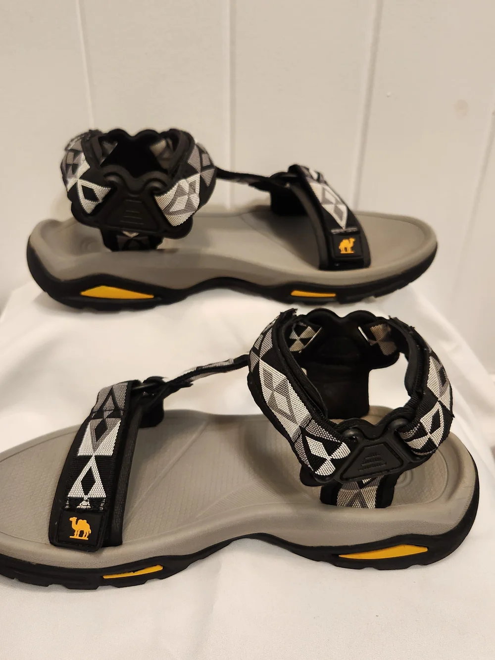 Camel Crown Men’s Size 8  Waterproof Hiking Outdoor Sport Sandals Shoes Strappy